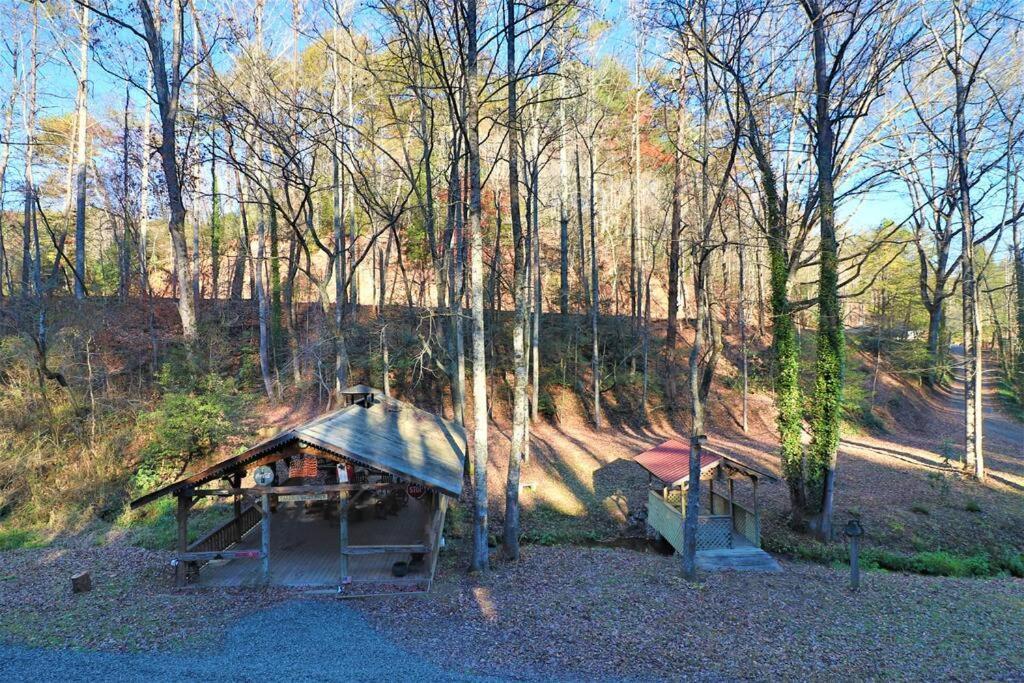 Amazing Cabin Fireplace And Stream #11 เฮเลน ภายนอก รูปภาพ