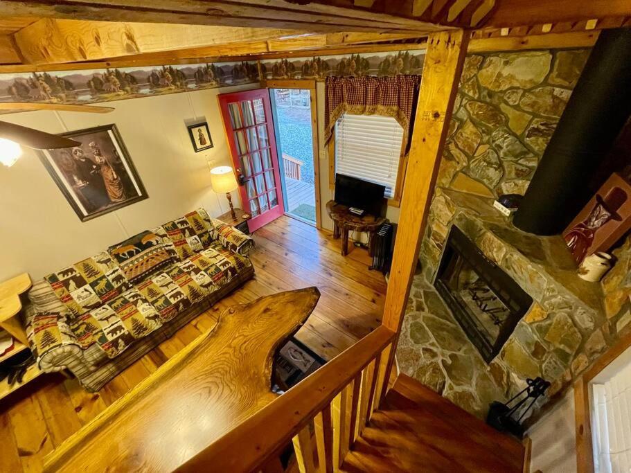 Amazing Cabin Fireplace And Stream #11 เฮเลน ภายนอก รูปภาพ