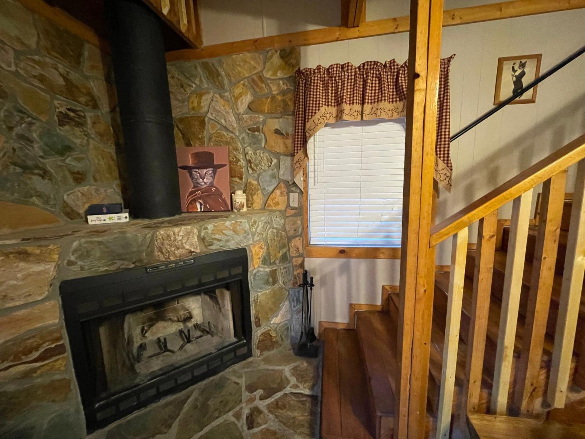 Amazing Cabin Fireplace And Stream #11 เฮเลน ภายนอก รูปภาพ